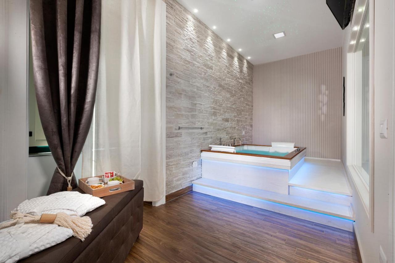 Queen Room Spa Bath