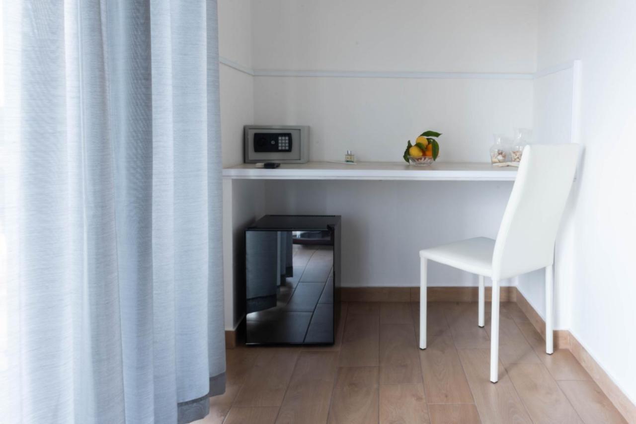 Double or Twin Room Sea View