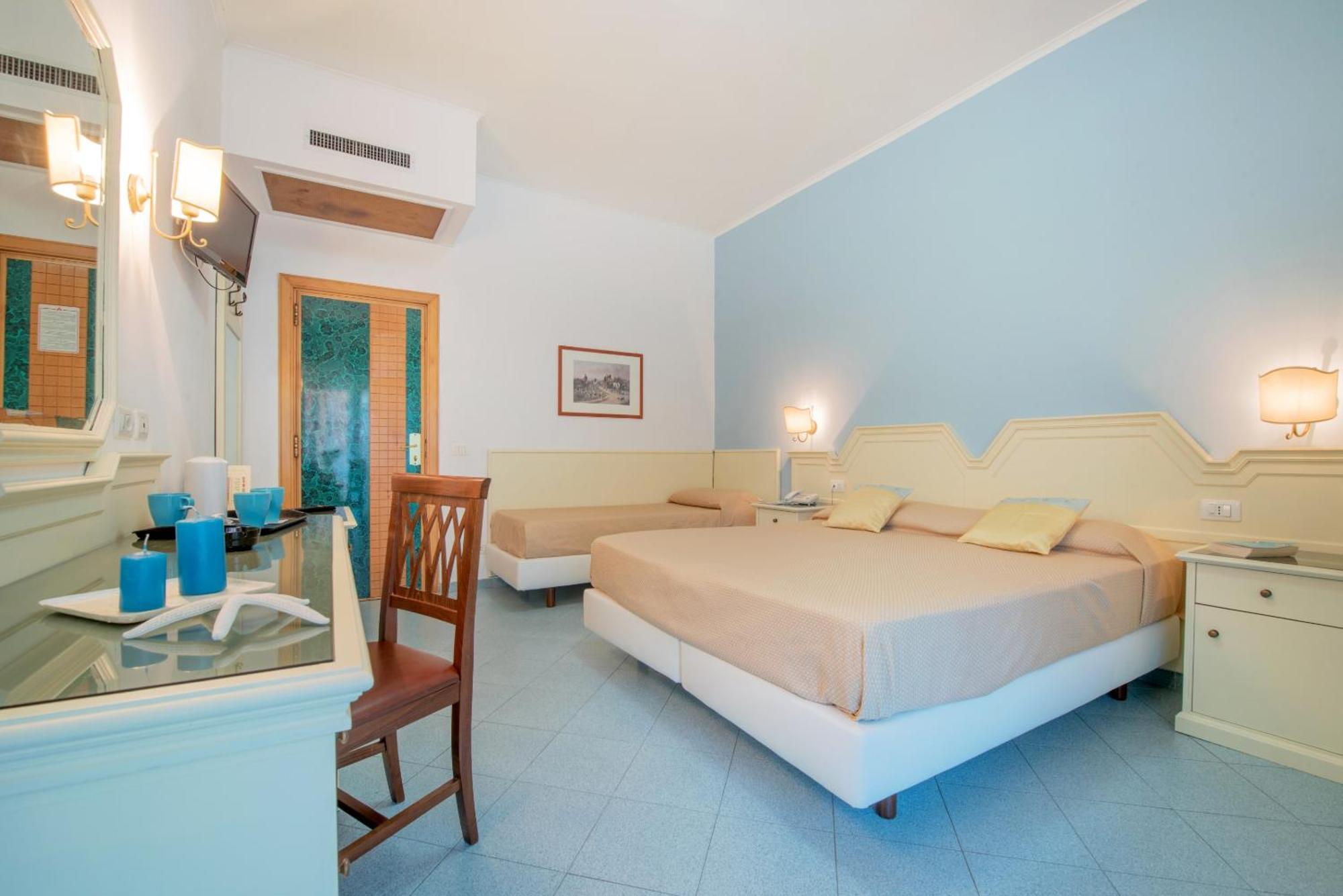 Triple Room Balcony