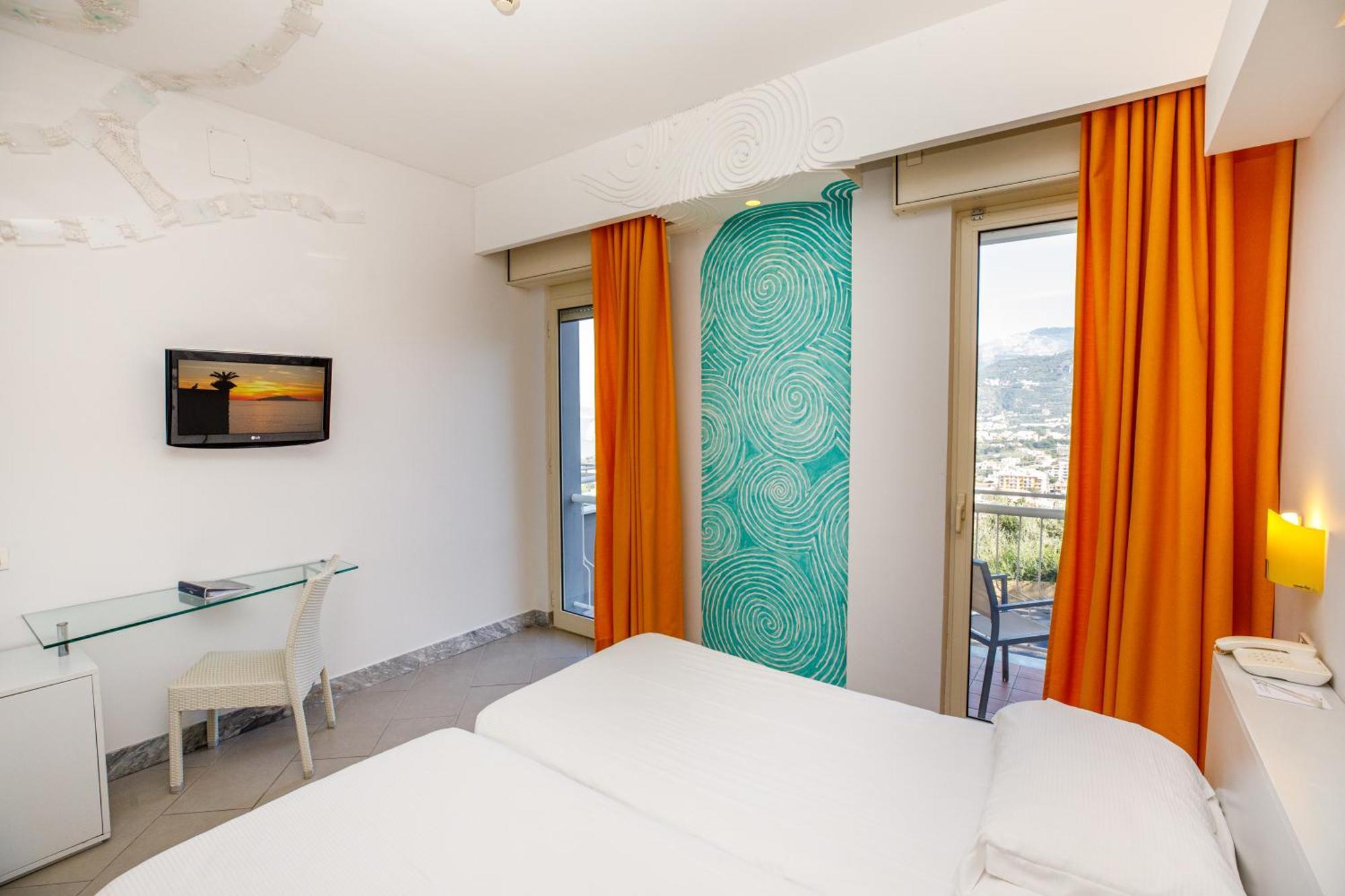 Double or Twin Room Side Sea View