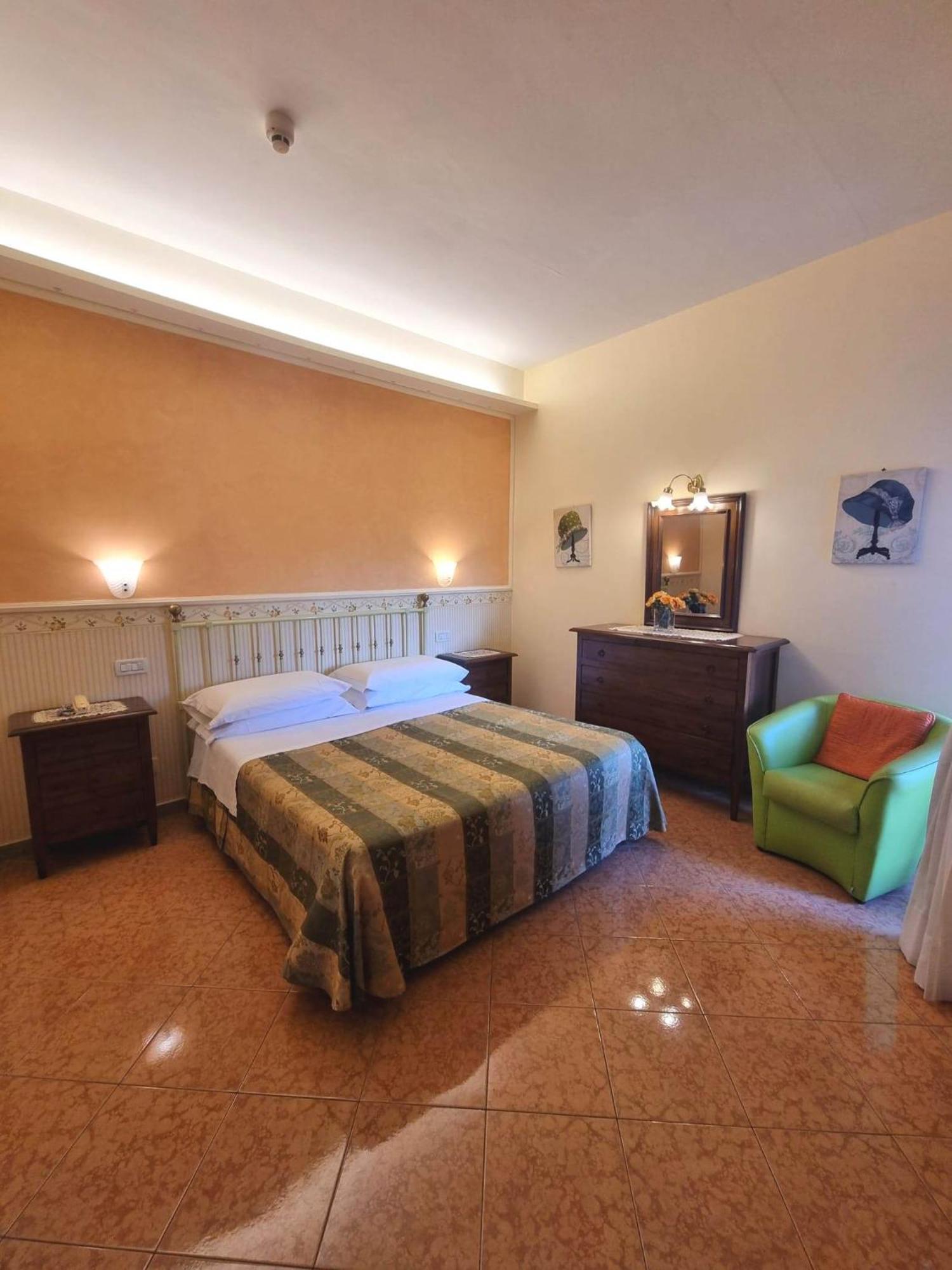 Double or Twin Room Garden View