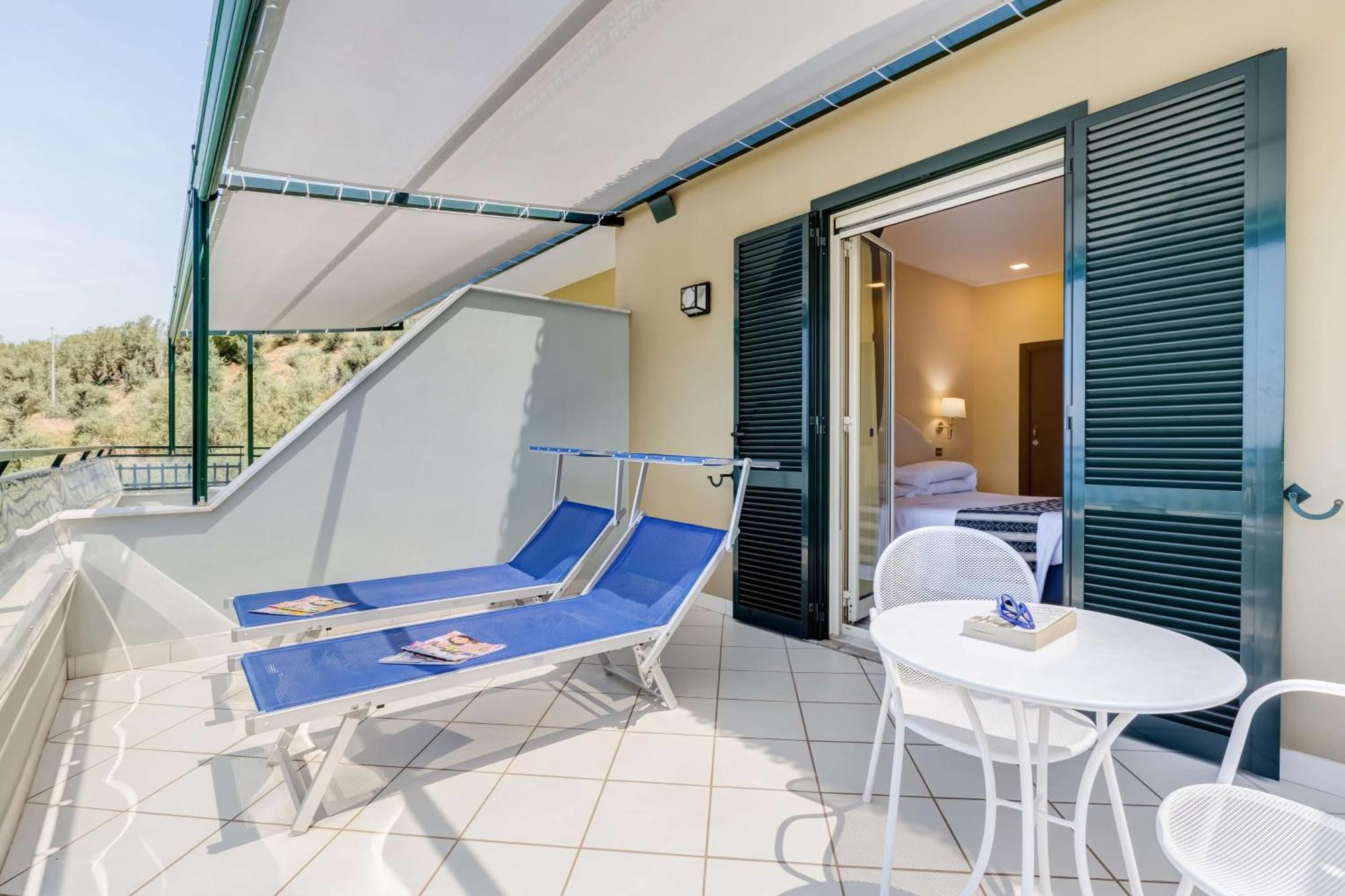 Superior Queen Room Panoramic Terrace Sea View