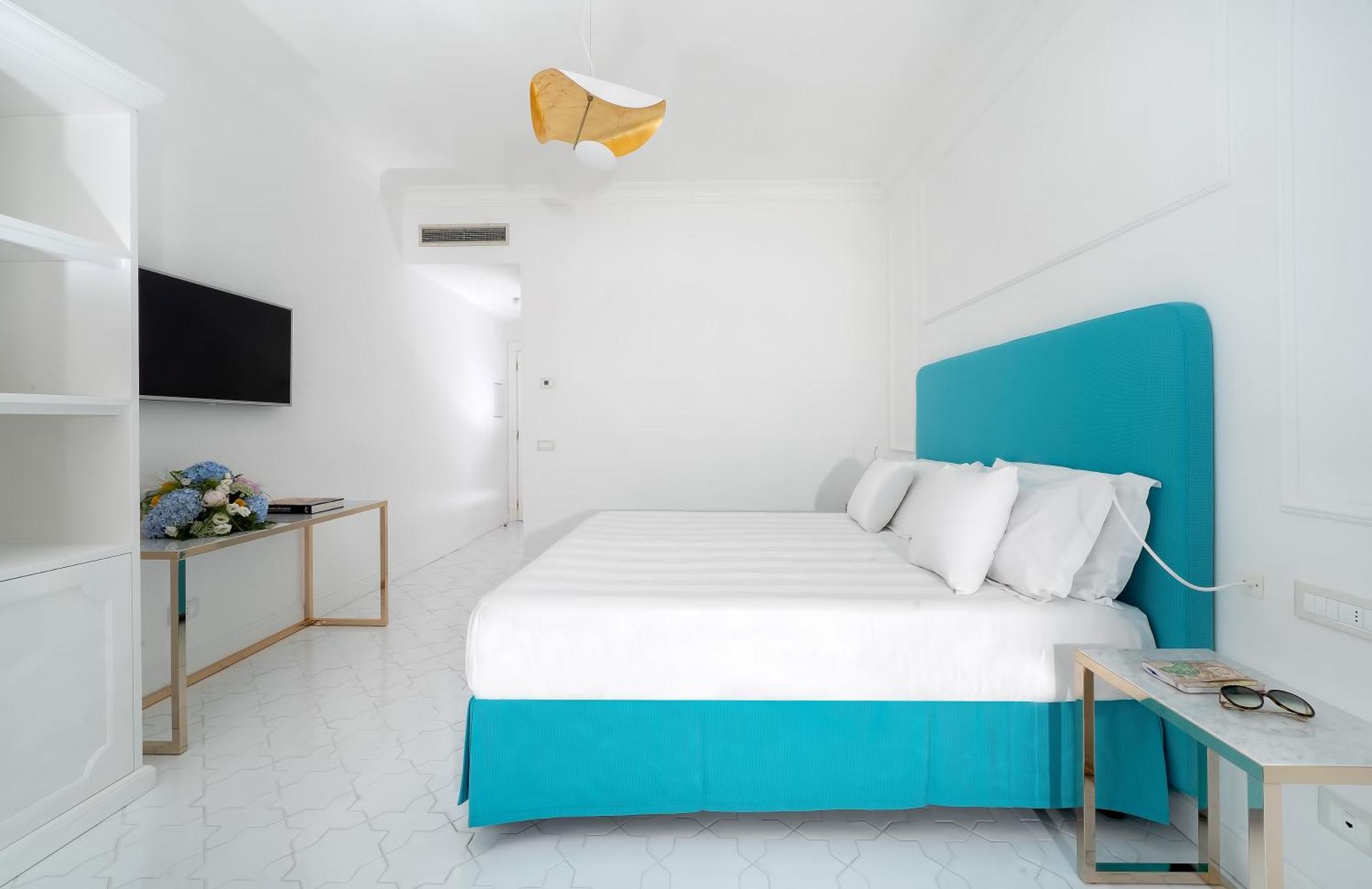 Deluxe Double or Twin Room Sea View
