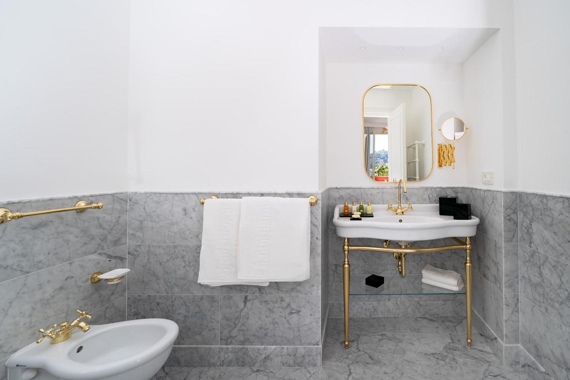 Deluxe Double or Twin Room Spa Bath