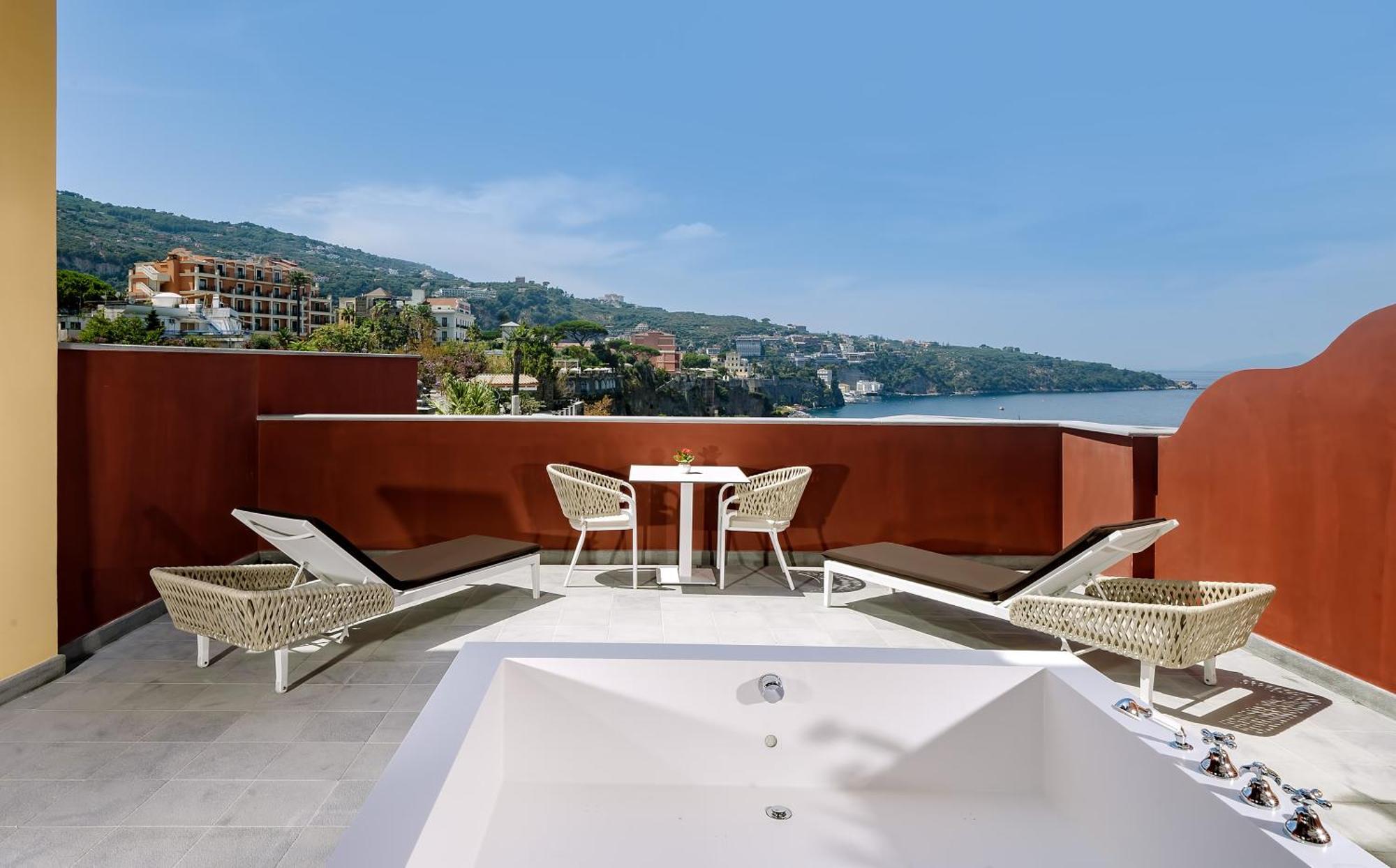 Deluxe Double or Twin Room Spa Bath