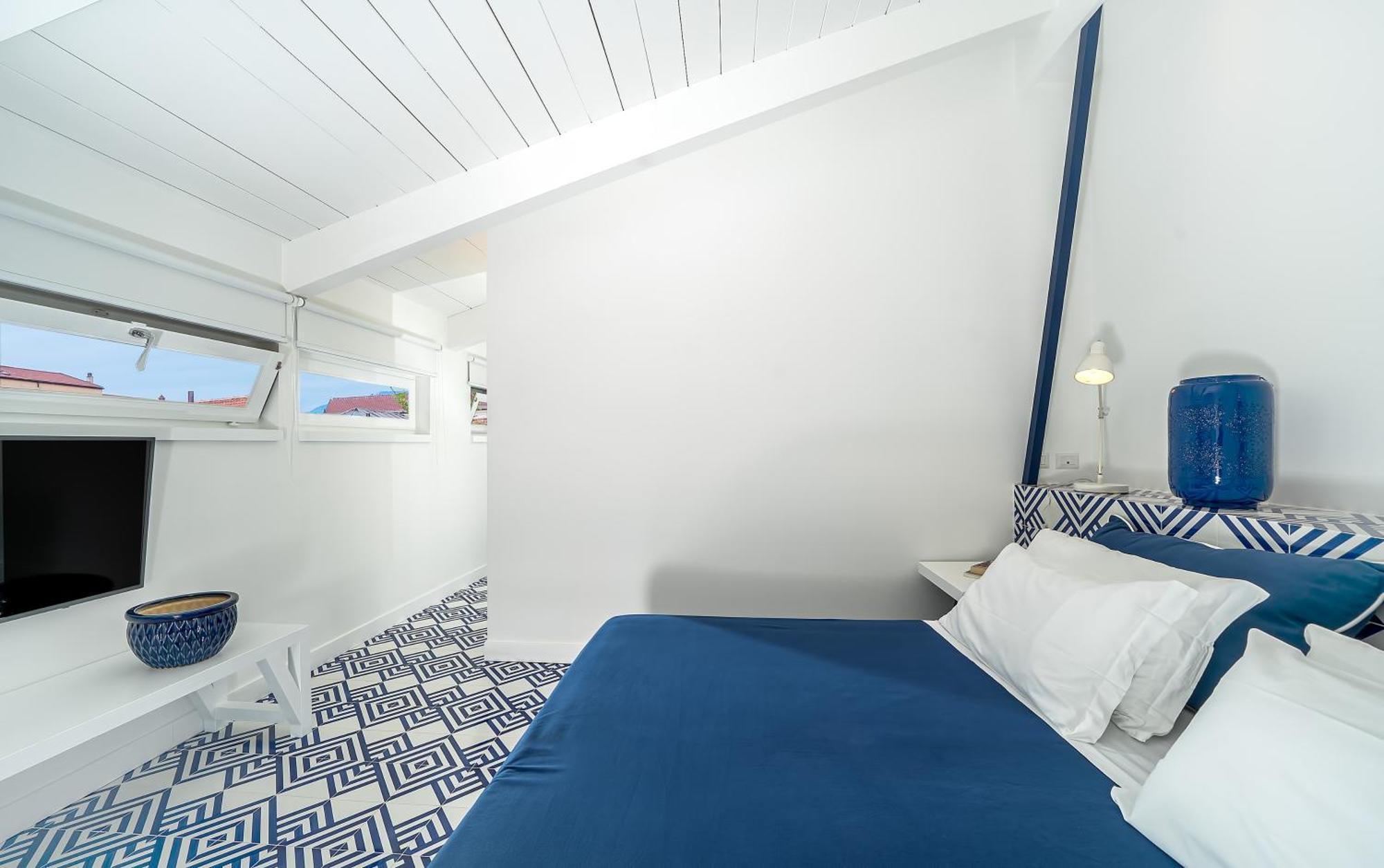 Superior Double or Twin Room Attic,1284228628:JPEG