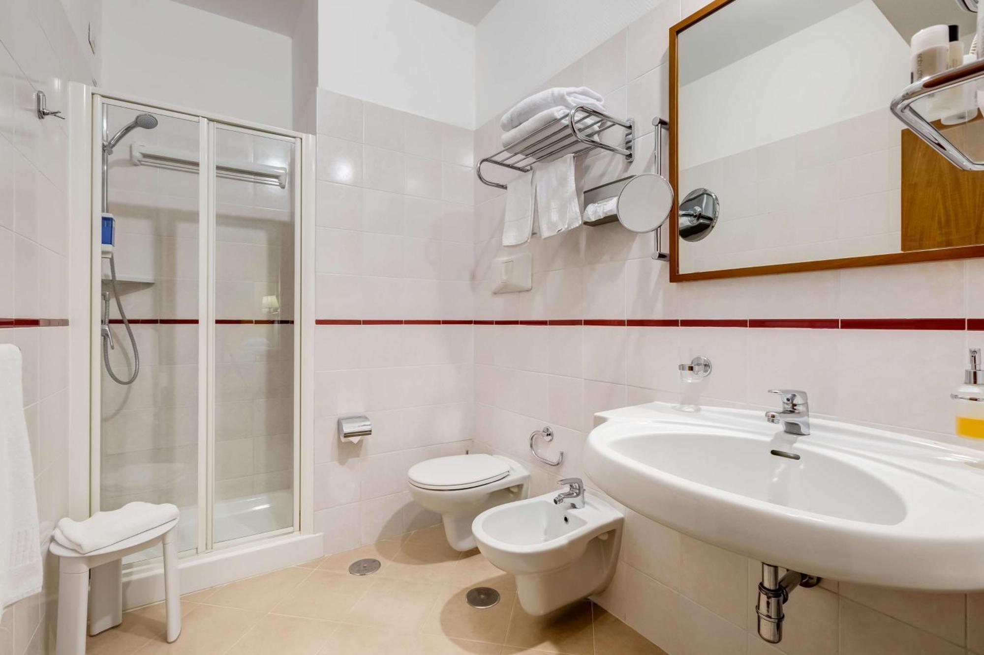 Economy Queen Room