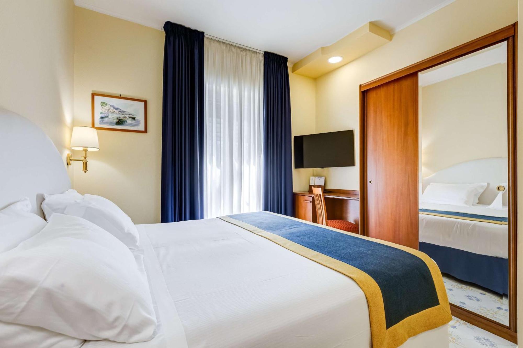 Economy Queen Room