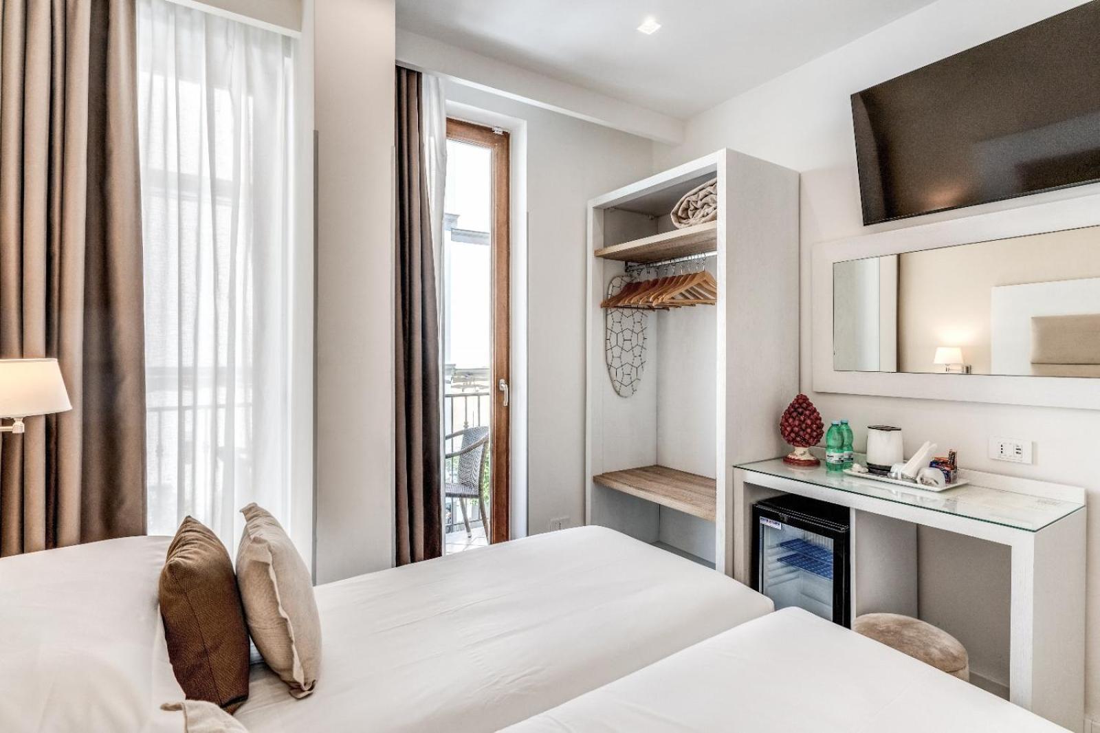Twin Room,1589554310:JPEG