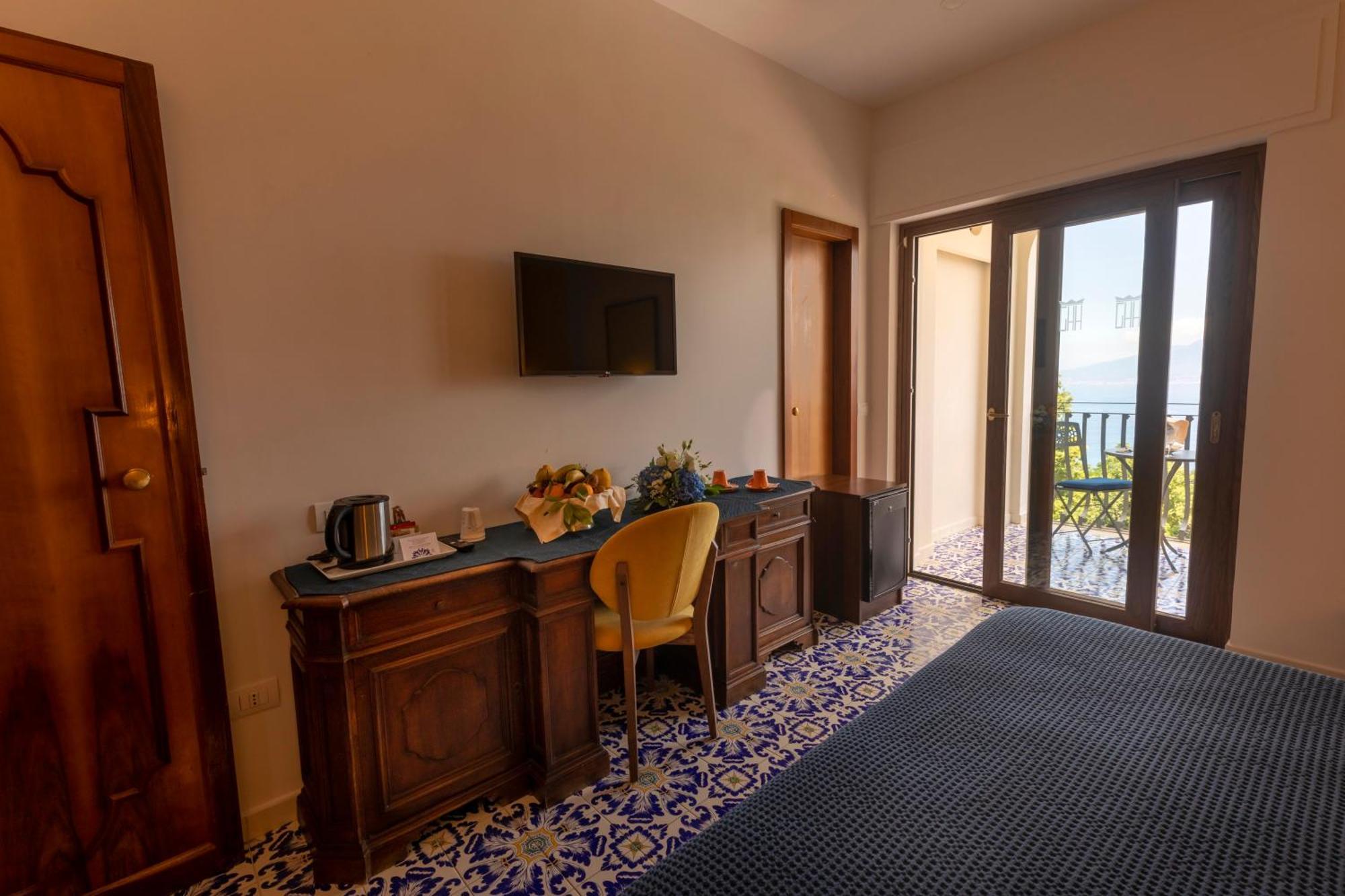 Double or Twin Room Balcony Sea View