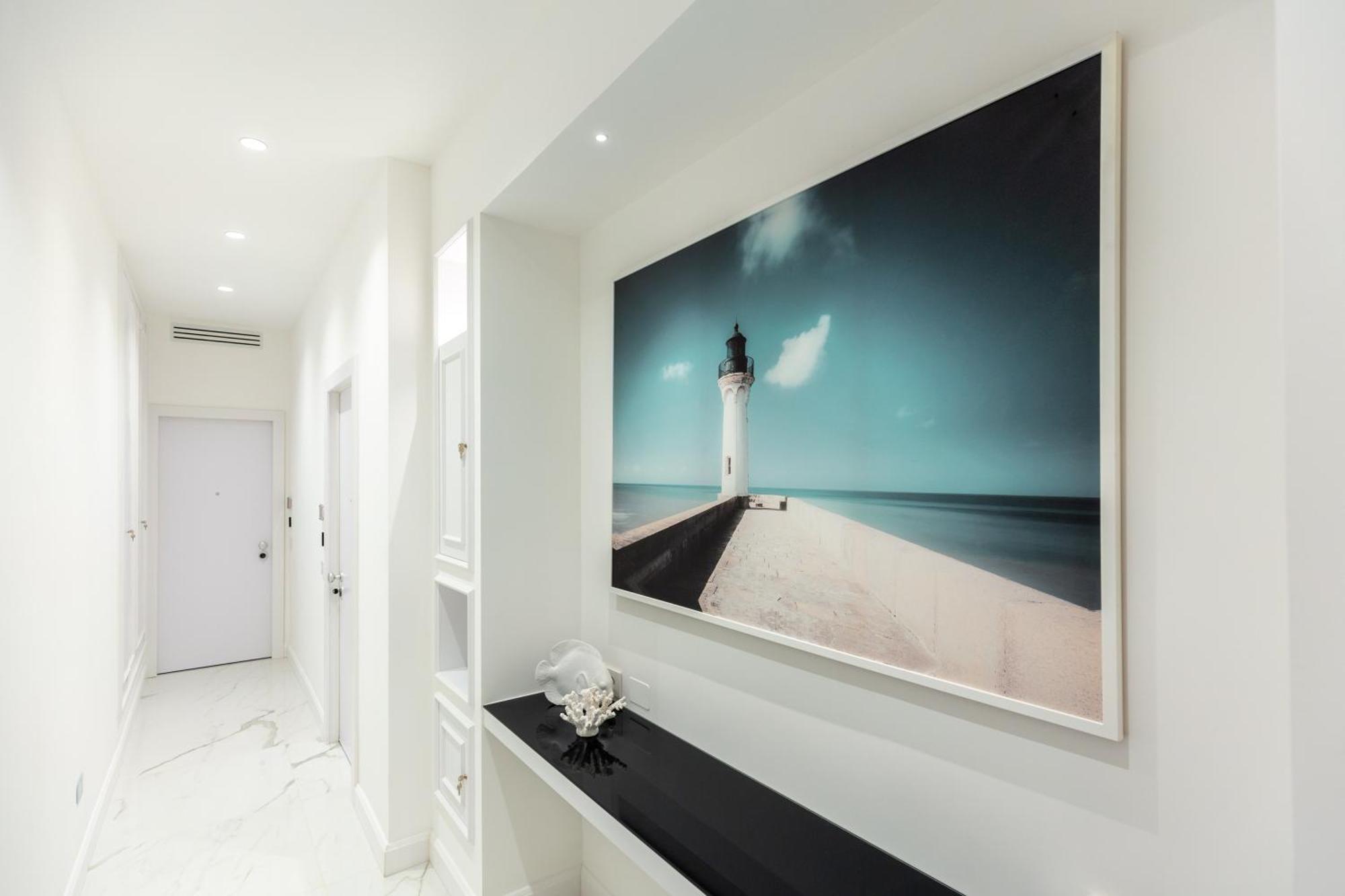 One-Bedroom Deluxe Apartment
