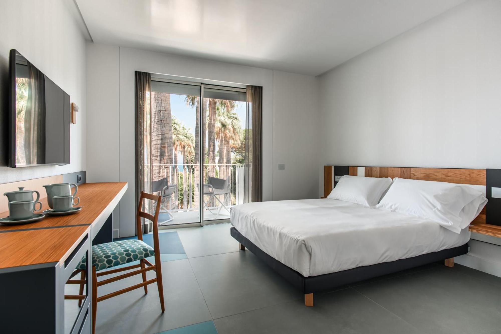 Plus Double or Twin Room Partial Sea View