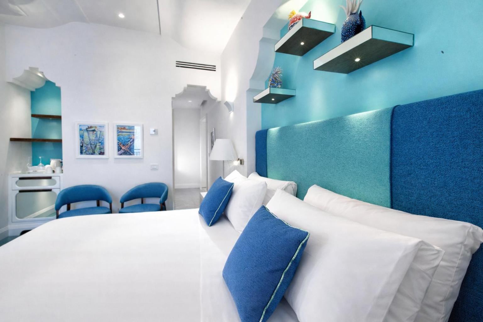 Classic Double or Twin Room Side Sea View