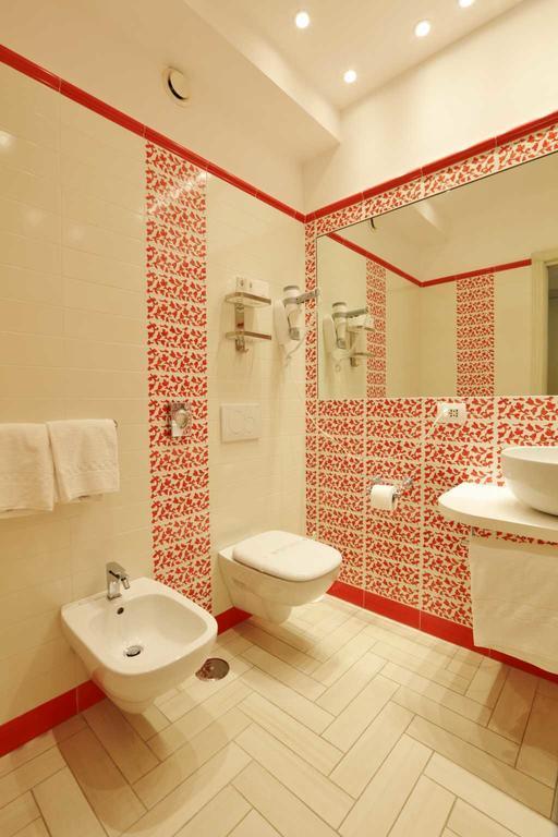 Triple Room Balcony Partial Sea View