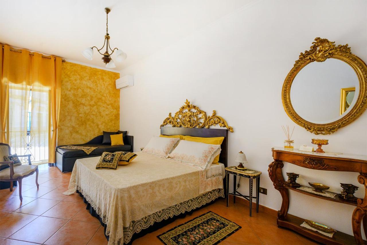 Camera Matrimoniale Deluxe (2 Adulti + 1 Bambino)