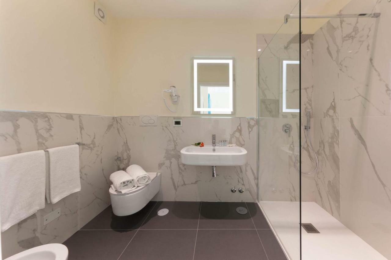 Classic Double Room,1209402154:JPEG