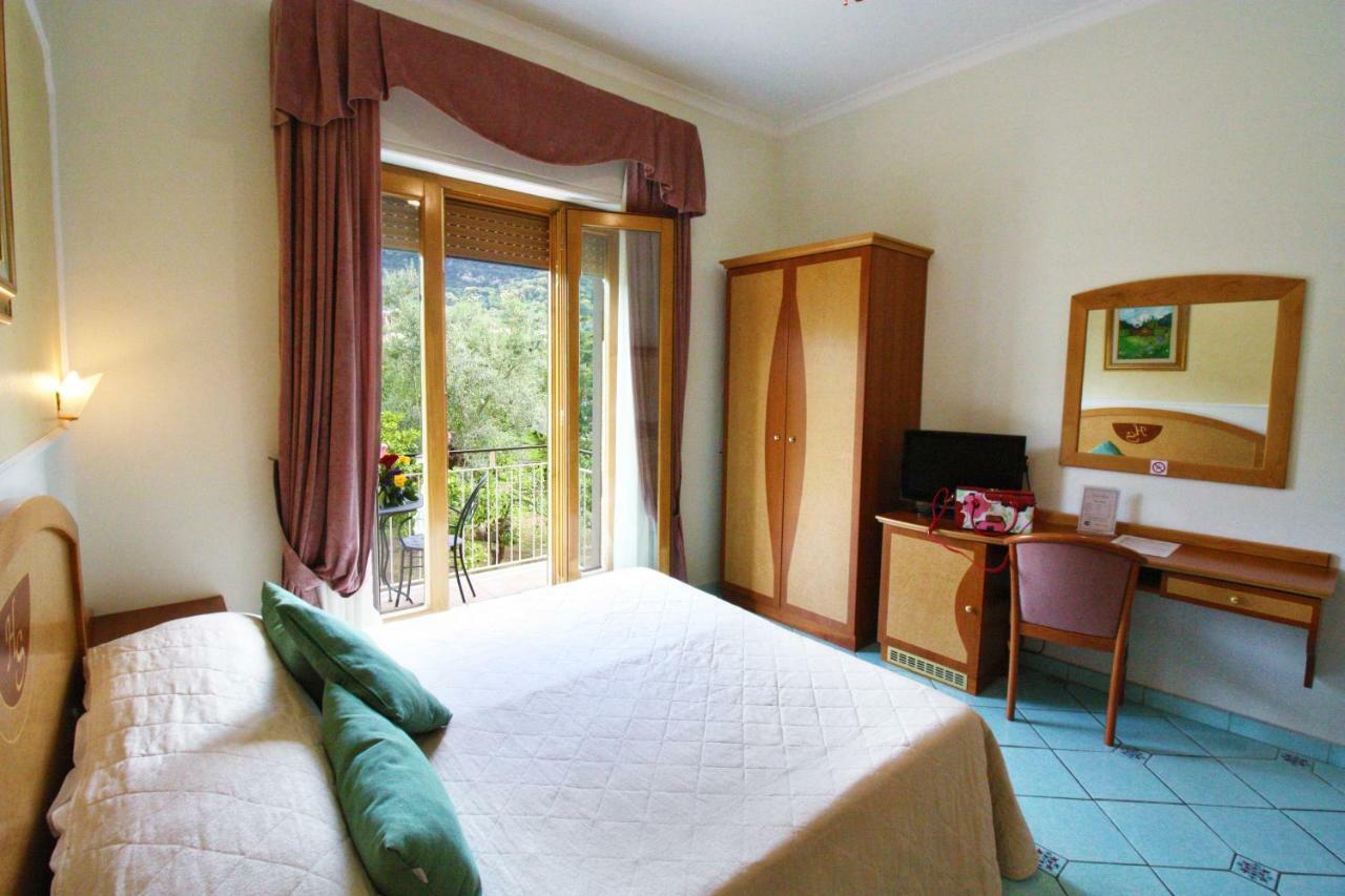 Double or Twin Room Balcony