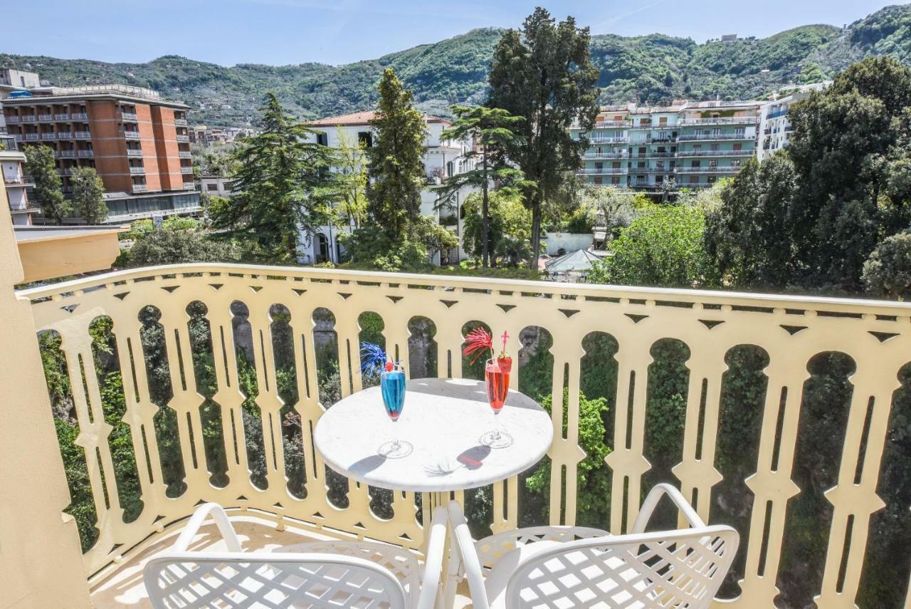 Camera Deluxe Matrimoniale/Doppia con Letti Singoli con Balcone