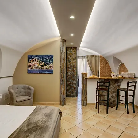 Cuore di Sorrento Suites-3