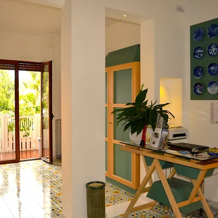 Luiselle Charming Accommodation Sorrento City Center-2