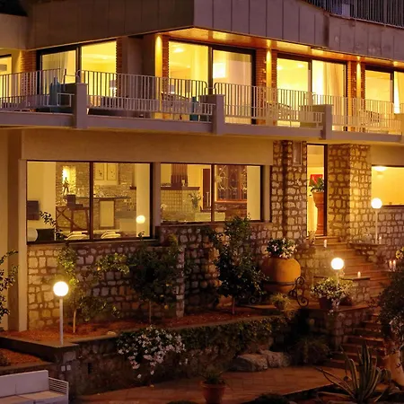 Amore Rentals - Villa Giada-3